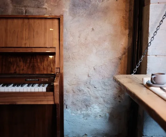 PianoInUrbanChicApartment Piano In Urban Chicago Apartment